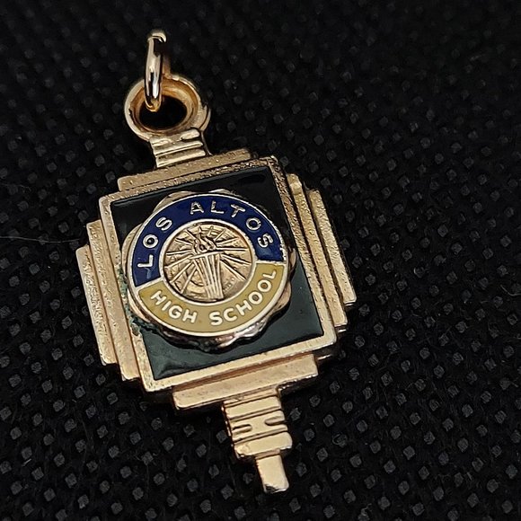 VTG LOS ALTOS High School Class Souvenir Key Charm Pendant CALIFORNIA Senior - Picture 2 of 7